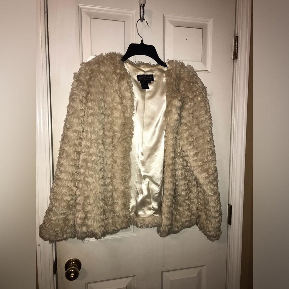 🐑 Tan Faux Fur Jacket Size Large 🫶🏻